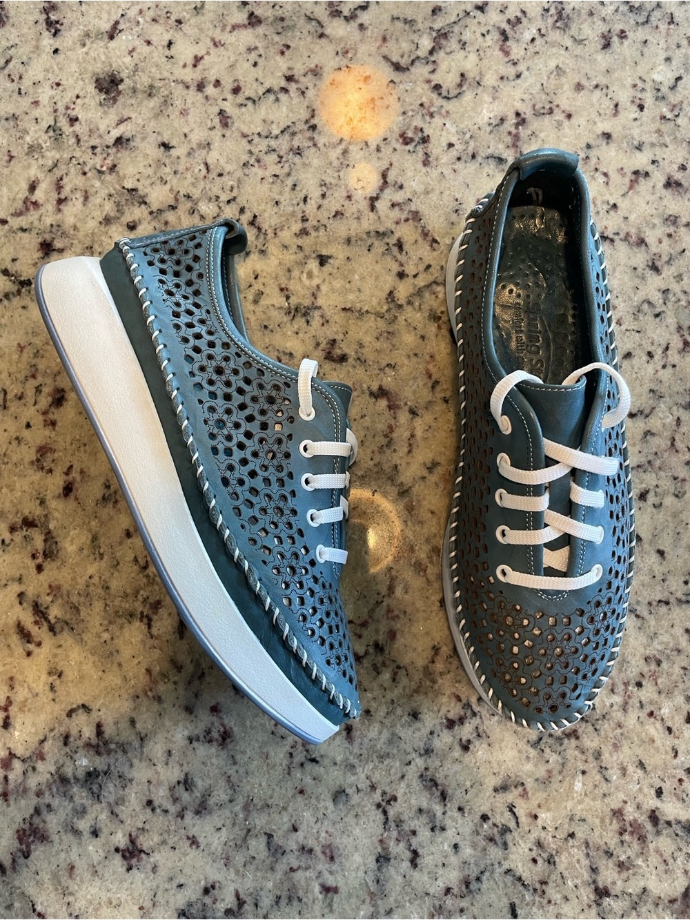 New Spring Step “Youlanda” Teal Perforated Lace-Up Platform Sneakers 9
